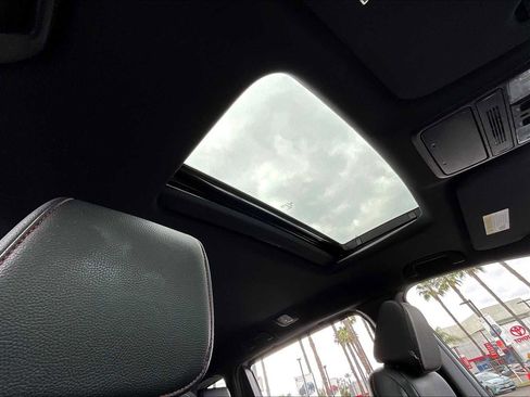 Used 2023 Honda Odyssey Sport image 13