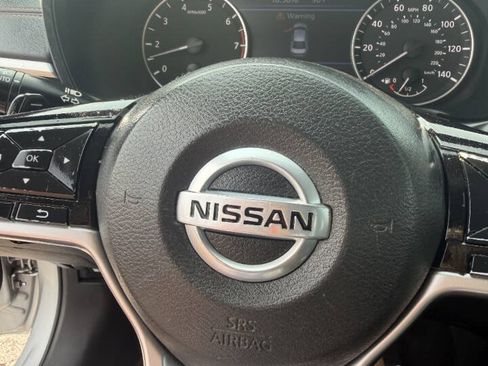 Used 2019 Nissan Altima 2.5 SR FWD image 16