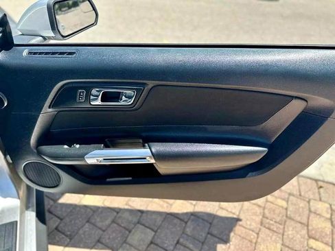 Used 2015 Ford Mustang Convertible w/ Equipment Group 051A image 29