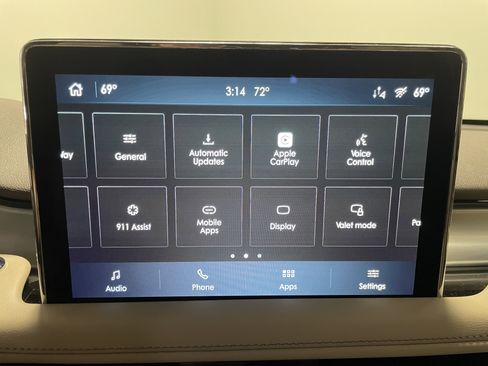 Used 2023 Lincoln Aviator AWD w/ Premium Package image 10