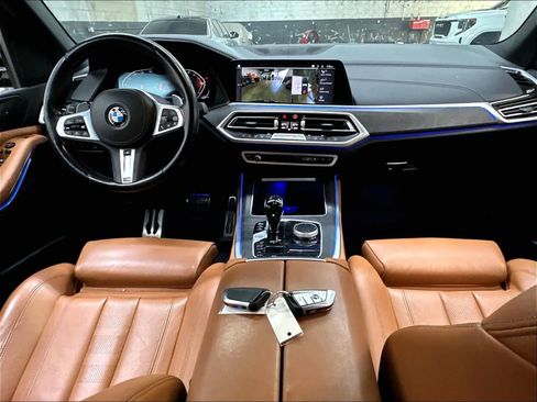 Used 2022 BMW X5 xDrive40i w/ M Sport Package AWD/4WD image 17