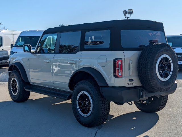 Used 2025 Ford Bronco Outer Banks w/ Sasquatch Package AWD/4WD image 3