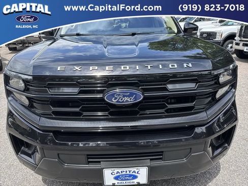 Certified 2025 Ford Expedition Active AWD/4WD image 10