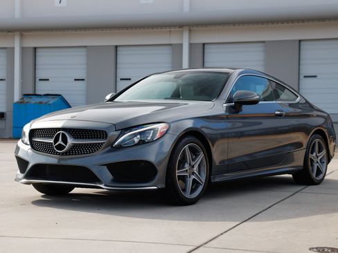Used 2018 Mercedes-Benz C 300 Coupe image 4