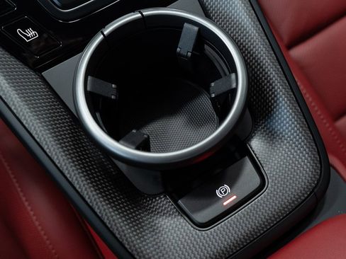 Used 2025 Porsche 911 Carrera 4 GTS image 27