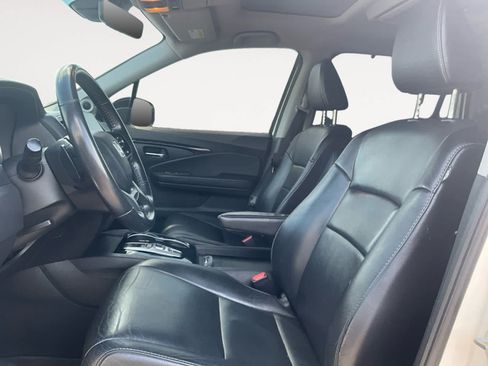 Used 2019 Honda Pilot Touring image 10
