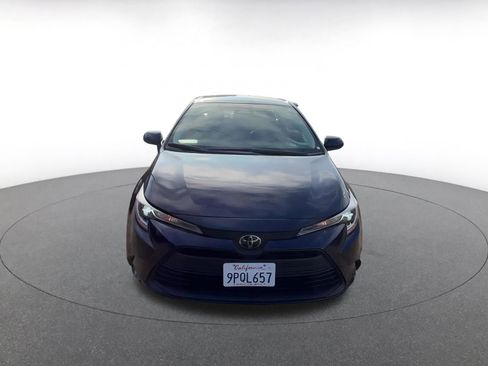 Used 2025 Toyota Corolla LE image 4