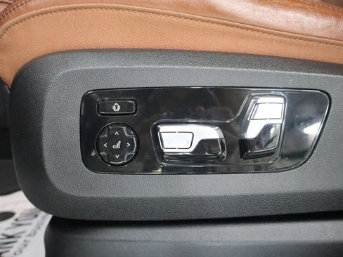 Used 2019 BMW X7 xDrive40i w/ Premium Package AWD/4WD image 16