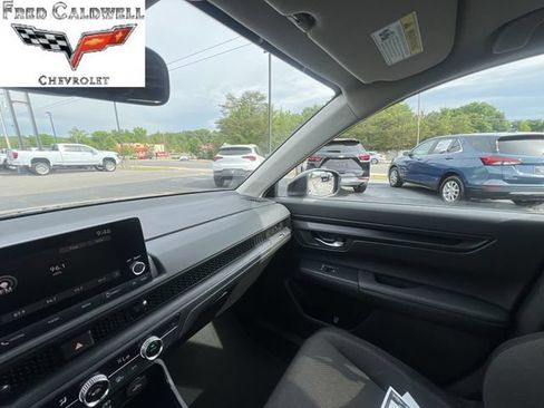 Used 2024 Honda CR-V EX image 11