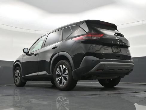 Used 2022 Nissan Rogue SV w/ SV Premium Package FWD image 25