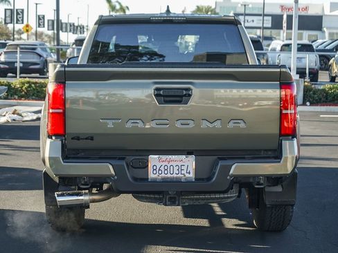 Used 2025 Toyota Tacoma TRD Off-Road image 6