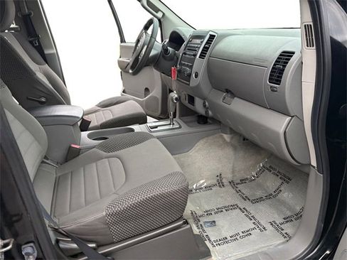 Used 2012 Nissan Frontier SV w/ Sport Appearance Pkg image 11