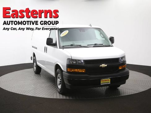 Used 2020 Chevrolet Express 3500 w/ Driver Convenience Package RWD image 48