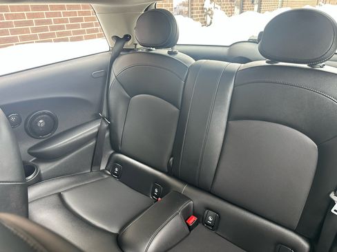 Used 2015 MINI Cooper 2-Door Hardtop image 6