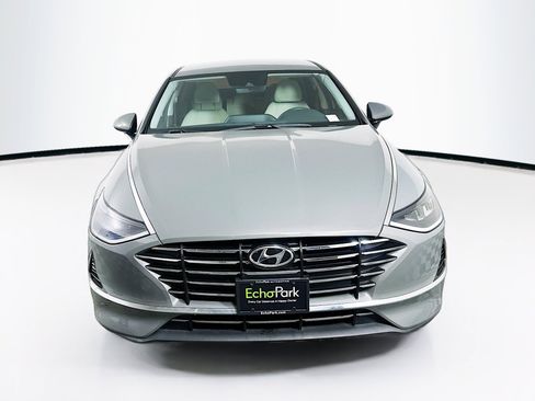 Used 2023 Hyundai Sonata SE FWD image 2