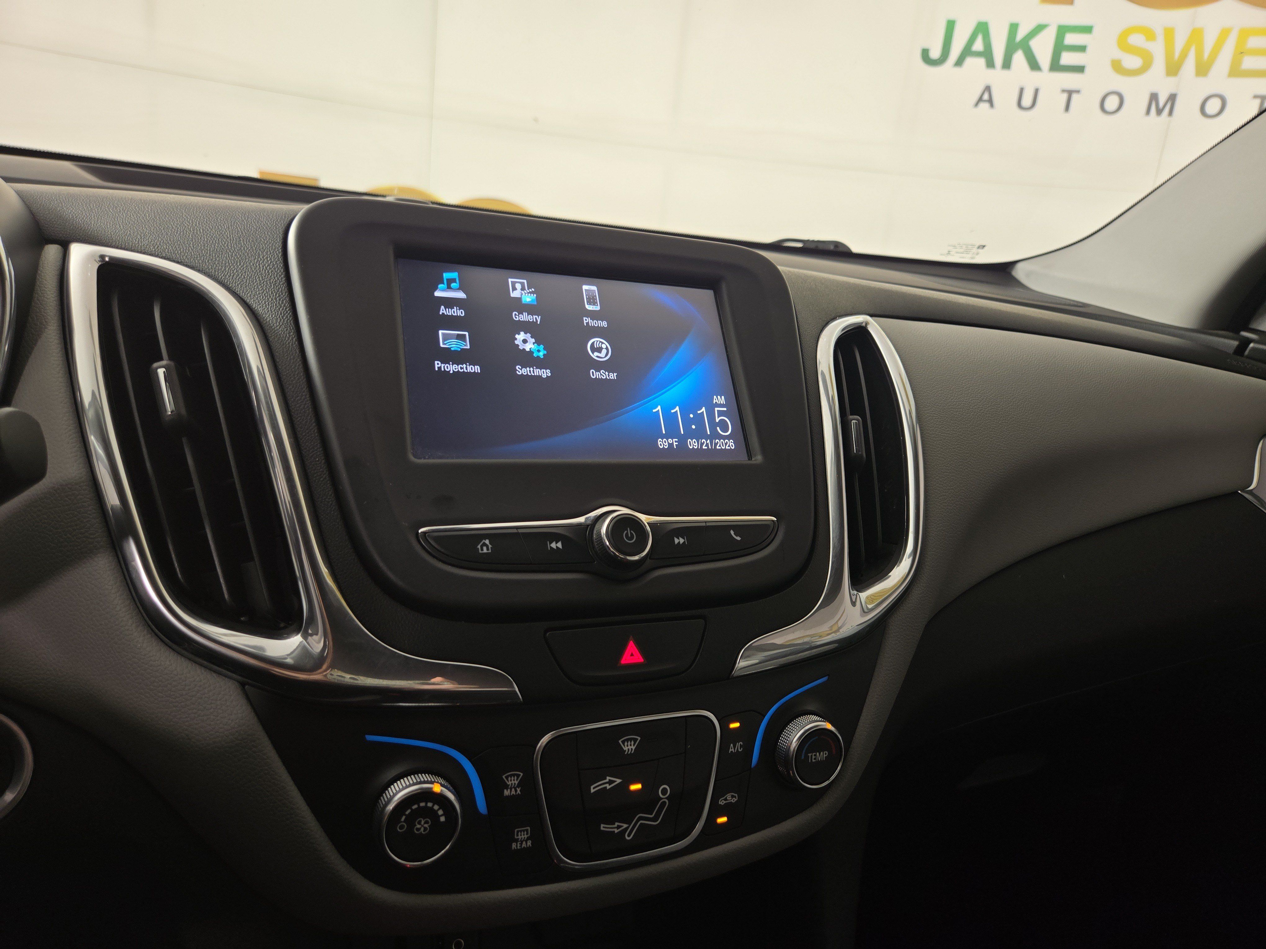 Used 2018 Chevrolet Equinox LS AWD/4WD image 21