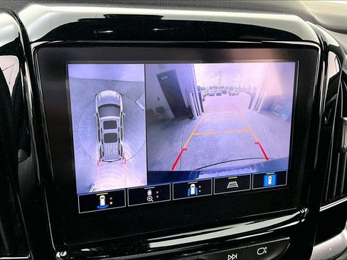 Used 2023 Chevrolet Traverse LT w/ LT Premium Package FWD image 28