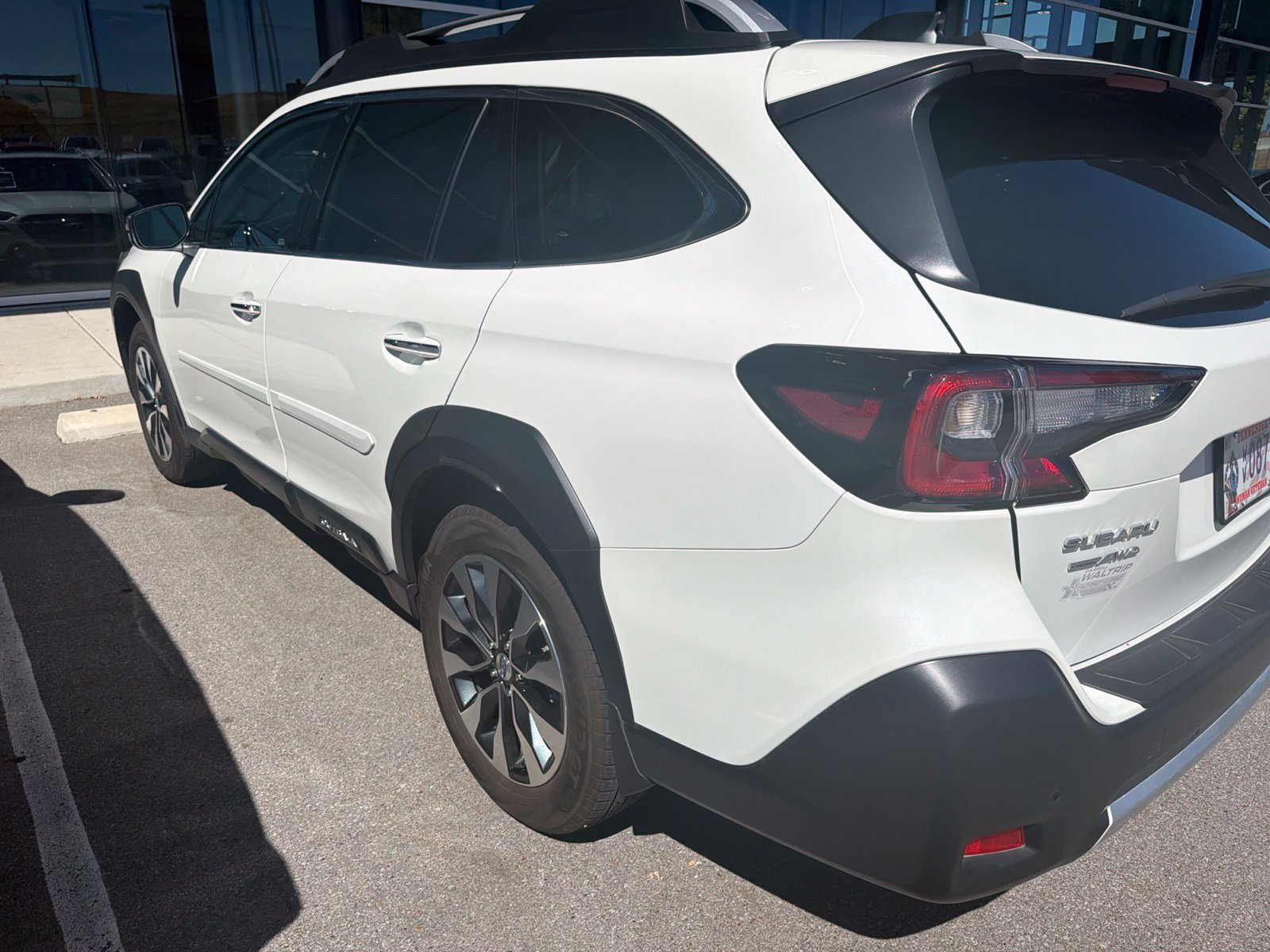 Used 2025 Subaru Outback Touring w/ Popular Package #2 AWD/4WD image 3