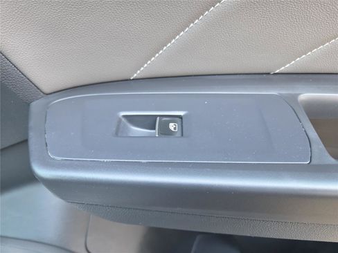 Used 2022 Volkswagen Atlas Cross Sport SEL R-Line image 34