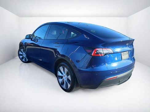 Used 2022 Tesla Model Y Long Range AWD/4WD image 3