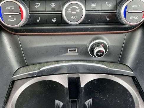 Used 2019 Alfa Romeo Stelvio Ti image 19