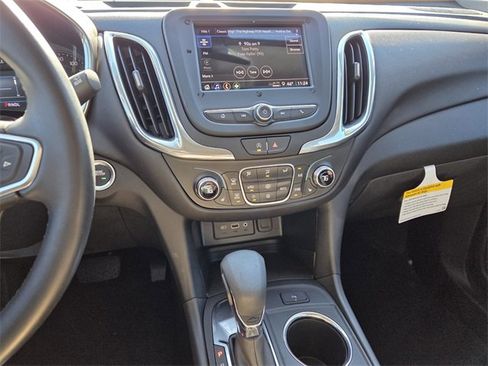 Used 2024 Chevrolet Equinox LT image 28