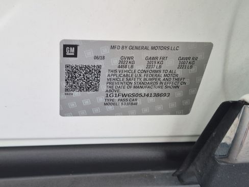 Used 2018 Chevrolet Bolt LT FWD image 30