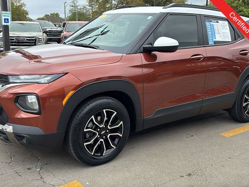 Used 2021 Chevrolet TrailBlazer ACTIV w/ Technology Package FWD image 3