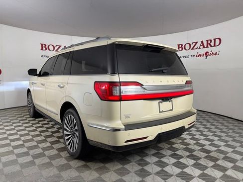 Used 2018 Lincoln Navigator Reserve w/ Technology Package AWD/4WD image 6