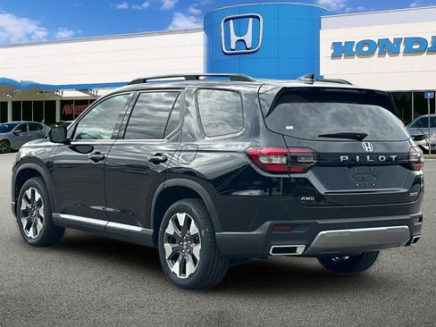 New 2026 Honda Pilot Touring image 3