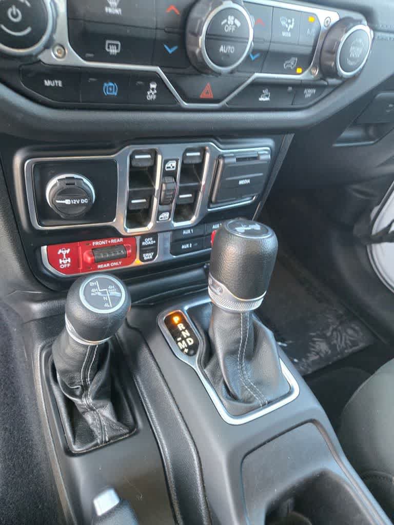 Used 2024 Jeep Wrangler Unlimited Rubicon 4xe AWD/4WD image 14