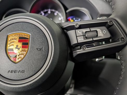 New 2026 Porsche Macan image 37