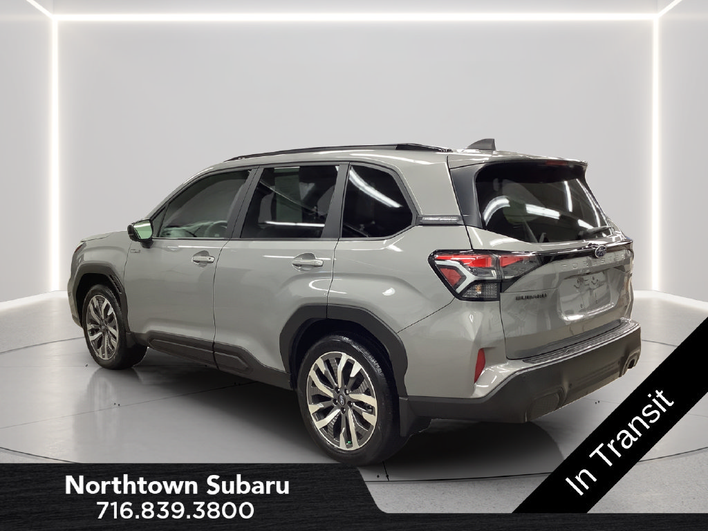 Used 2025 Subaru Forester Touring AWD/4WD image 3