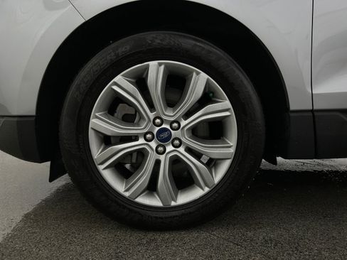 Used 2022 Ford Edge Titanium AWD/4WD image 32