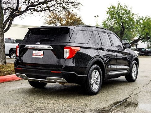 Used 2023 Ford Explorer XLT w/ Equipment Group 202A image 5