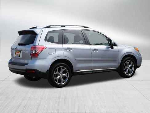 Used 2016 Subaru Forester 2.5i Touring AWD/4WD image 7