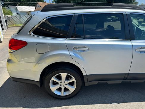 Used 2013 Subaru Outback 2.5i Premium AWD/4WD image 10