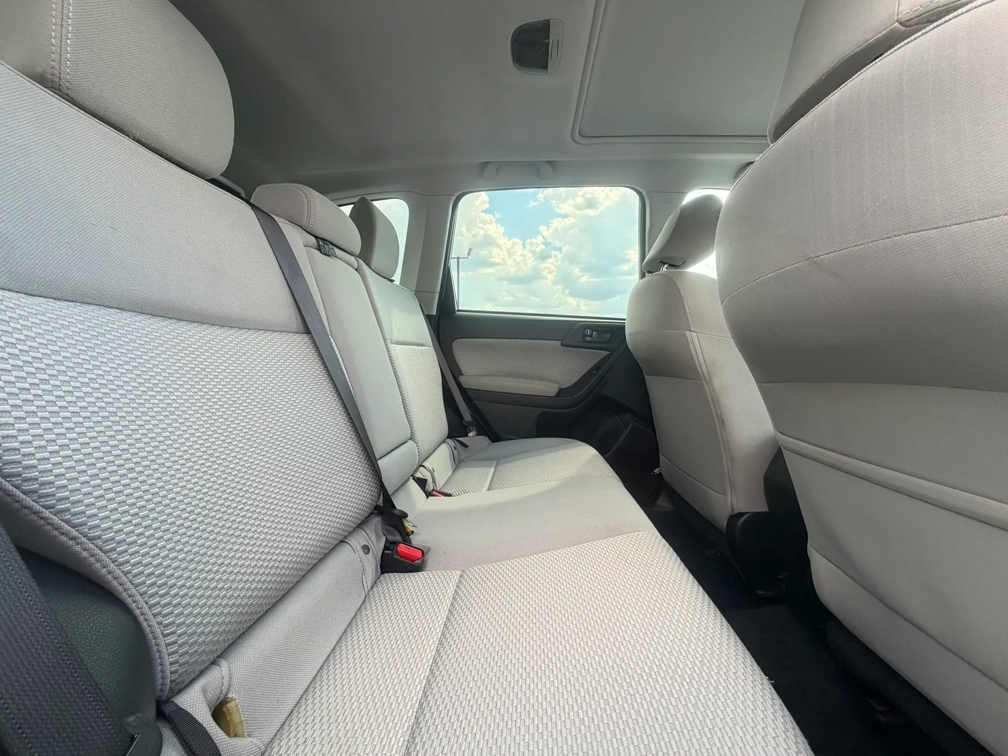 Used 2018 Subaru Forester 2.5i Premium w/ All-Weather Package AWD/4WD image 31