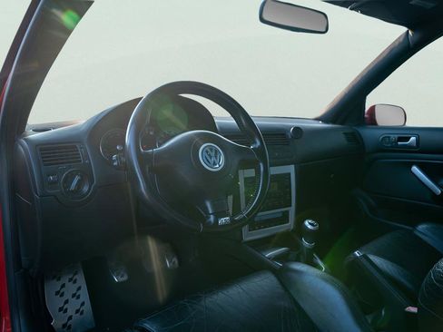 Used 2004 Volkswagen R32 image 24