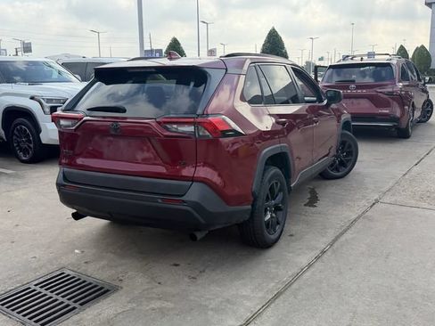 Used 2021 Toyota RAV4 LE FWD image 5