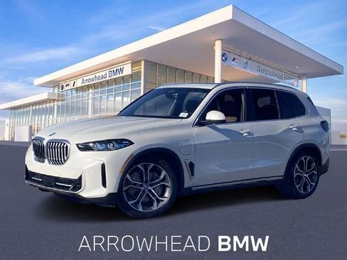 New 2026 BMW X5 xDrive50e w/ Premium Package AWD/4WD image 1