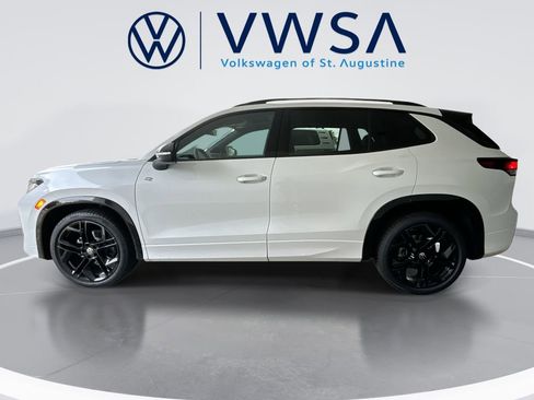 New 2026 Volkswagen Tiguan SE R-Line FWD image 4