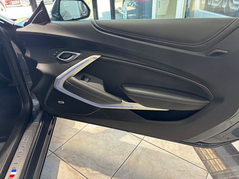Used 2019 Chevrolet Camaro SS RWD image 9