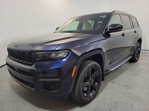 Used 2024 Jeep Grand Cherokee L Limited w/ Luxury Tech Group II image 3