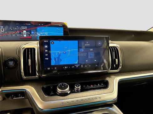 New 2026 Ford Expedition Platinum image 14