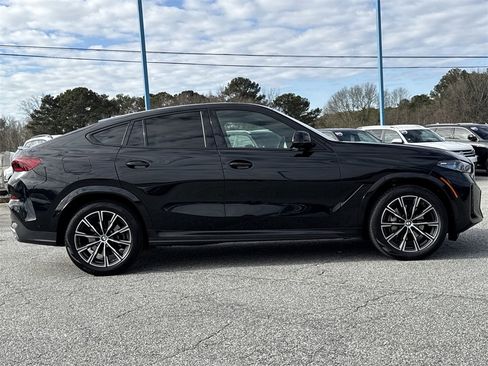 Used 2025 BMW X6 xDrive40i w/ Climate Comfort Package image 31