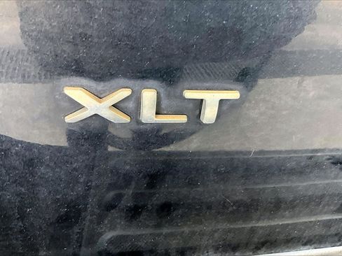 Used 2016 Ford Expedition XLT RWD image 9