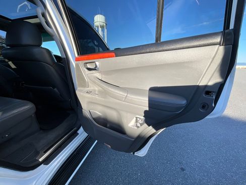 Used 2010 Lexus LX 570 4WD image 30