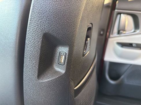 Used 2024 Kia Carnival LX image 16