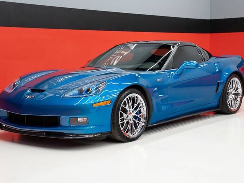 Used 2010 Chevrolet Corvette ZR1 w/ Preferred Equipment Group RWD image 12